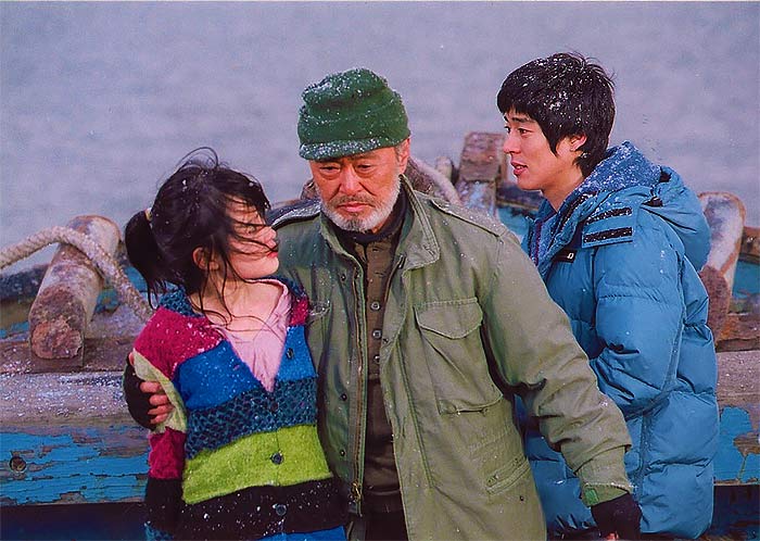 Hwal (Yay) filmi kız, yaşlı adam ve genç 